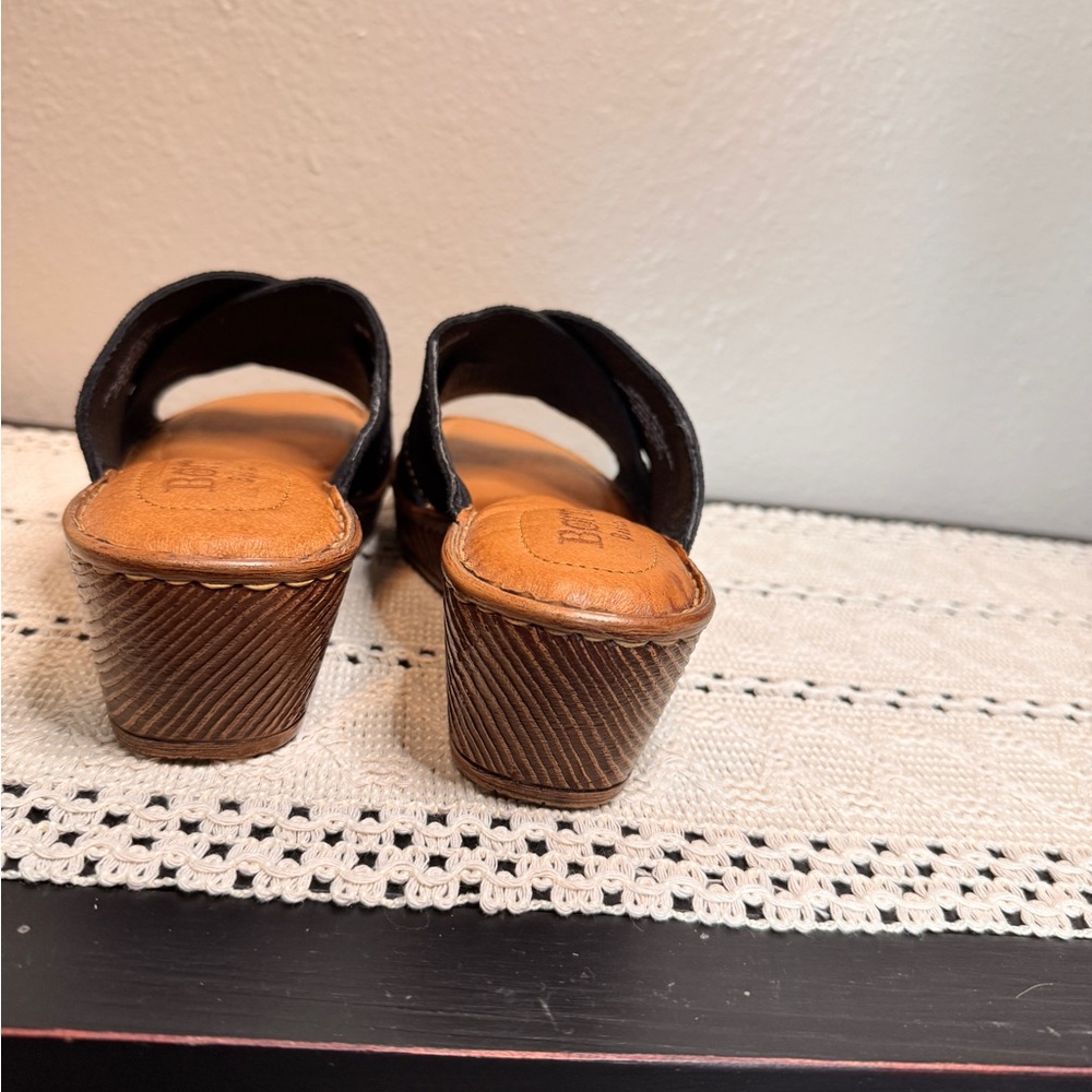 Born Women’s Black Teayo Suede Sandals - Picture 8 of 9